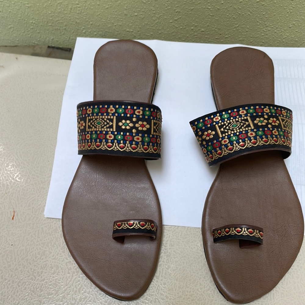 Flat sandals from India